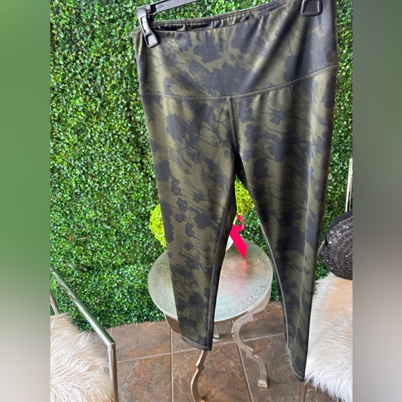 Zella joggers size M - Picture 1 of 5